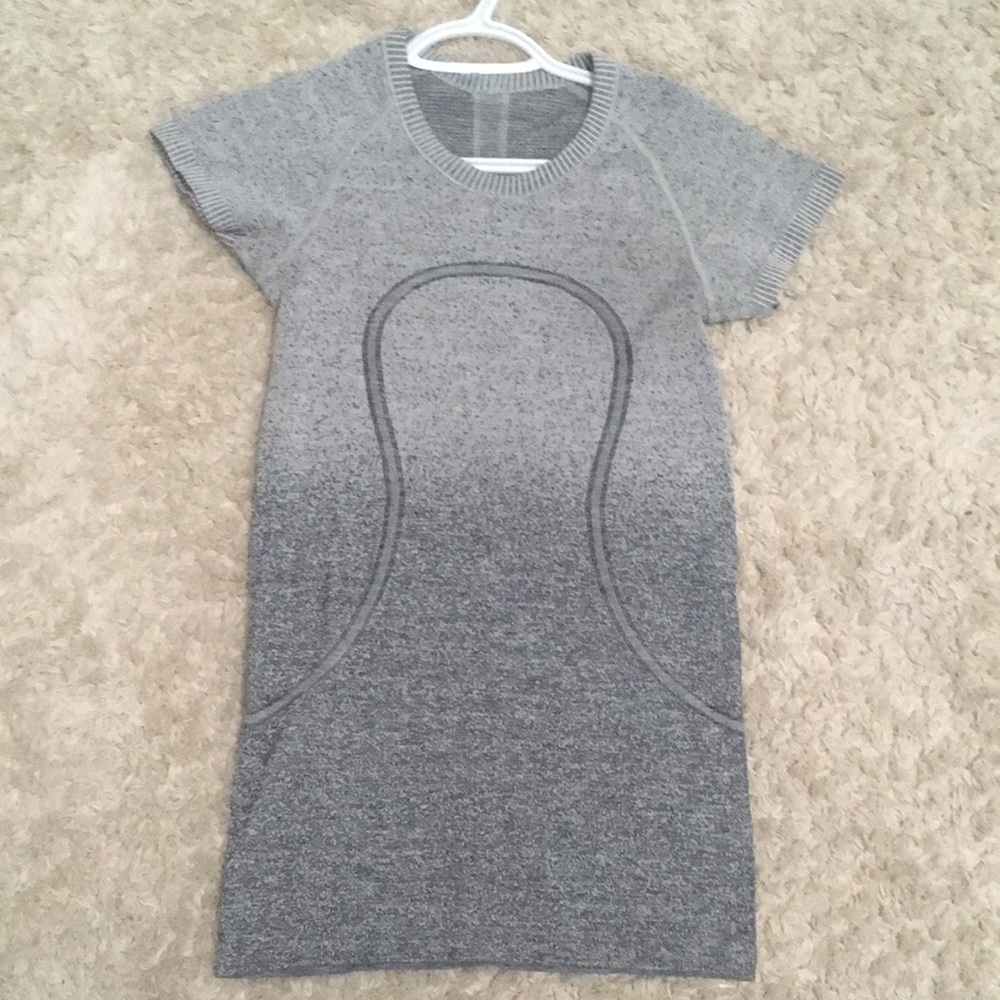 lululemon swiftly tech short sleeve, size 2, barely worn